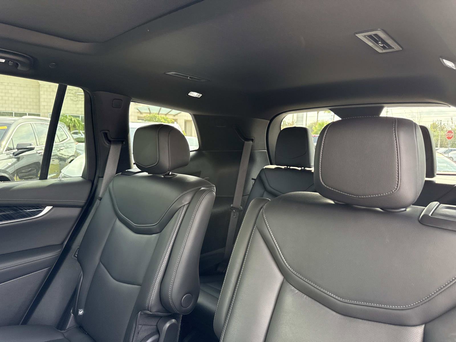 Used 2025 Cadillac XT6 Premium Luxury image 16