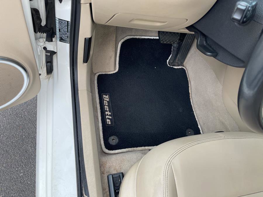 Used 2013 Volkswagen Beetle TDI FWD image 27