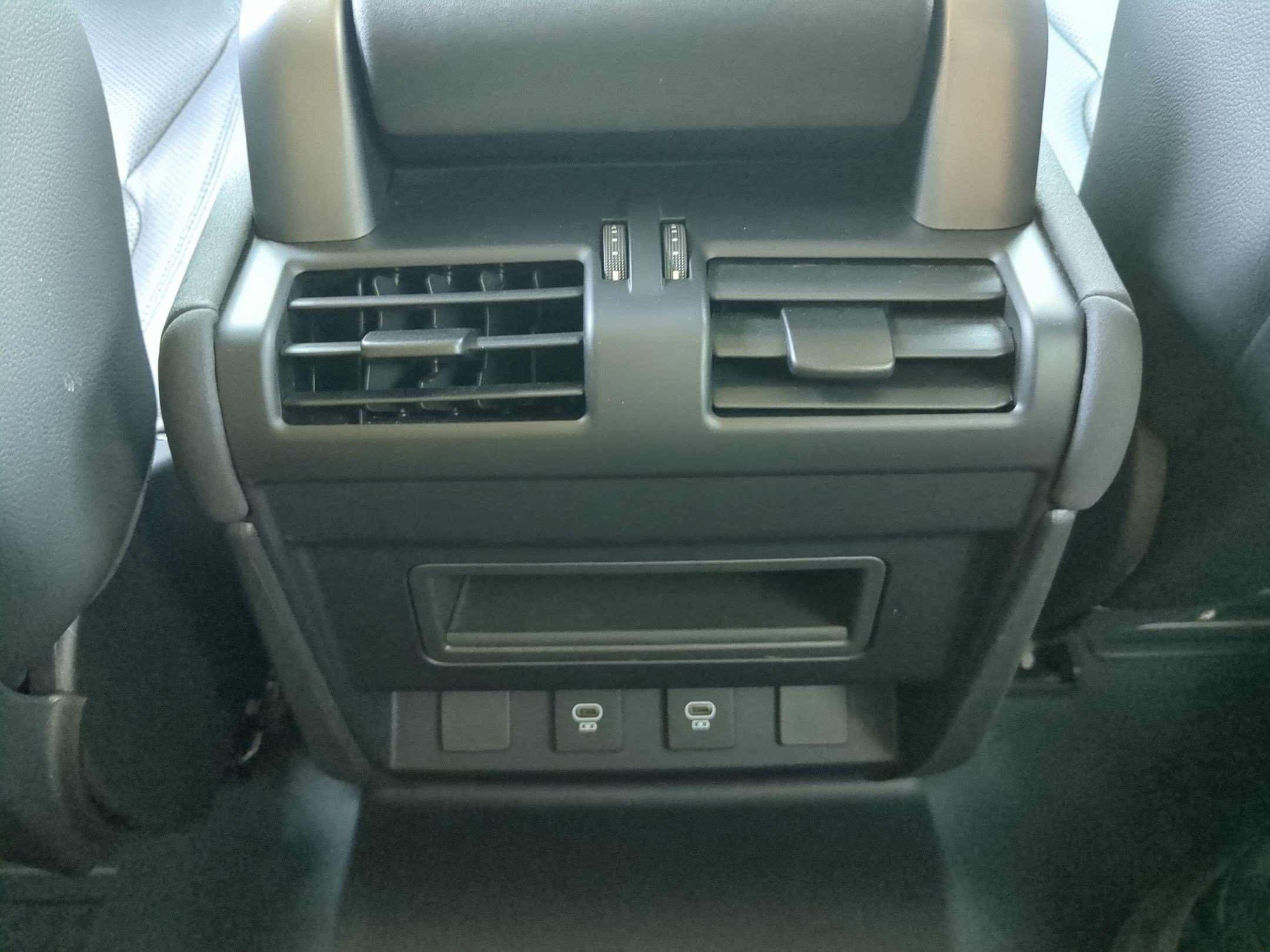 Certified 2023 Land Rover Defender 90 S AWD/4WD image 28
