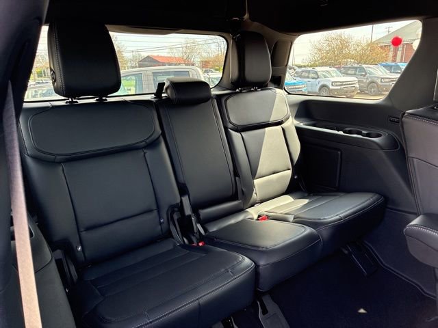 New 2026 Ford Expedition Platinum w/ Stealth Performance Package image 35
