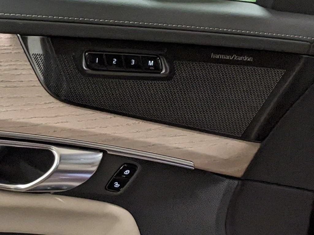 New 2026 Volvo XC90 B6 Ultra AWD/4WD image 12
