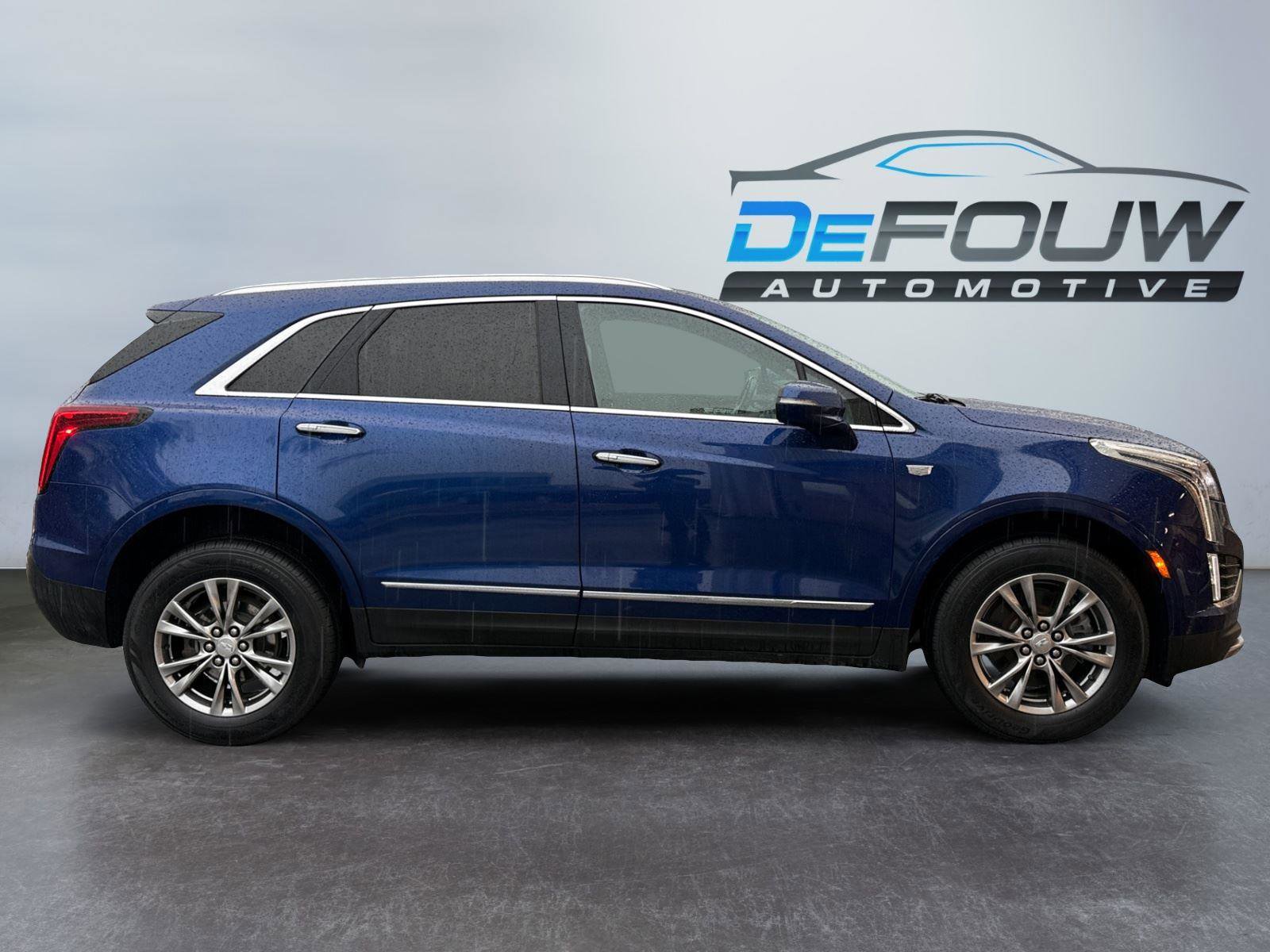 Used 2023 Cadillac XT5 Premium Luxury AWD/4WD image 2