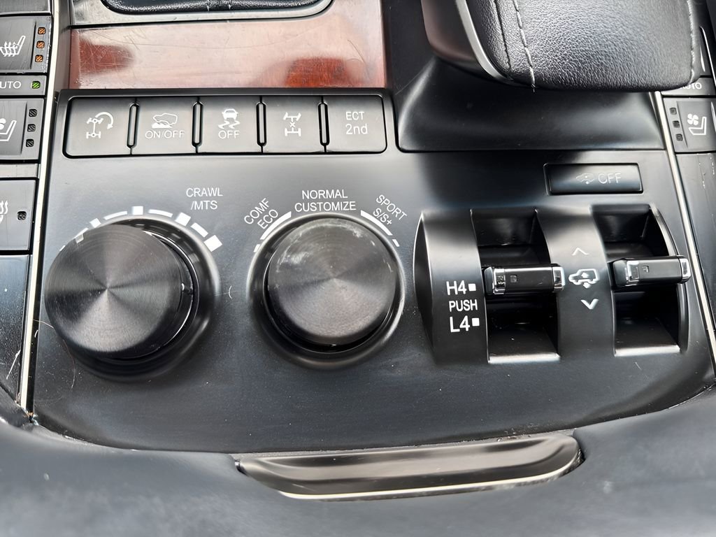 Used 2016 Lexus LX 570 4WD image 24