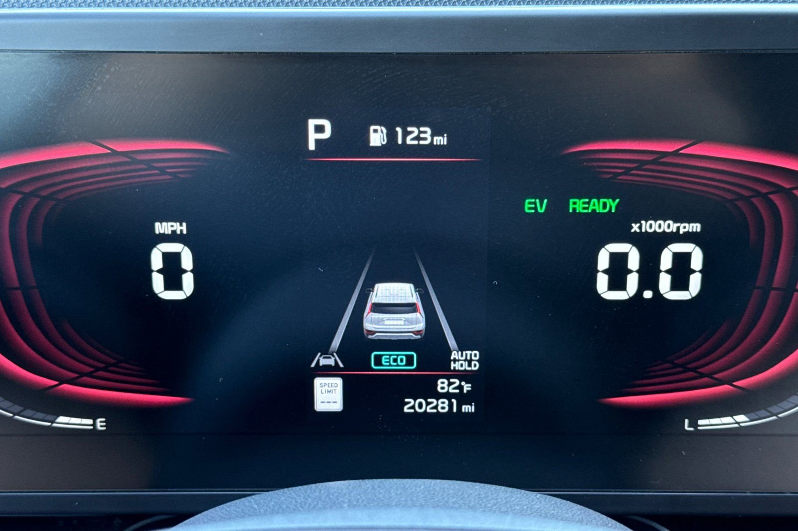 Used 2023 Kia Niro LX image 20