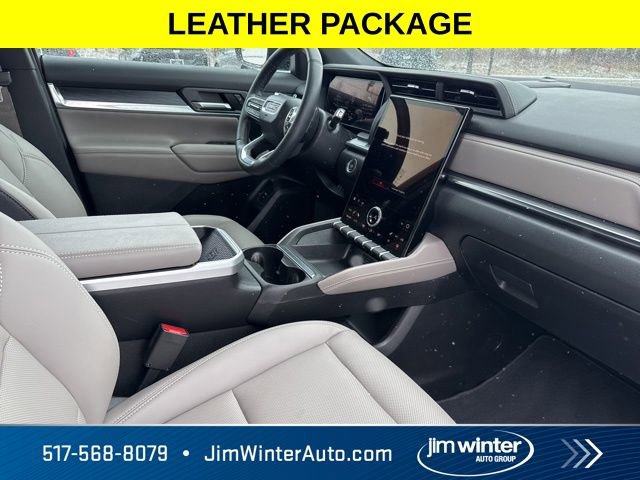 Used 2025 GMC Terrain Elevation w/ Elevation Premium Package AWD/4WD image 14