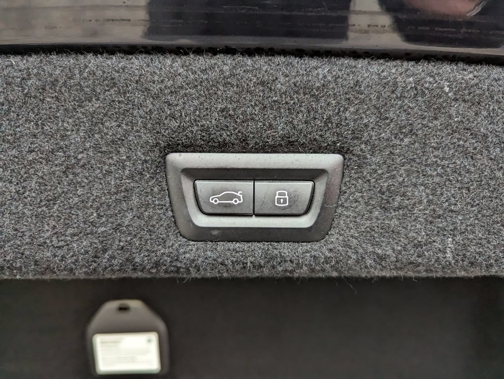 Used 2023 BMW 760i xDrive AWD/4WD image 46
