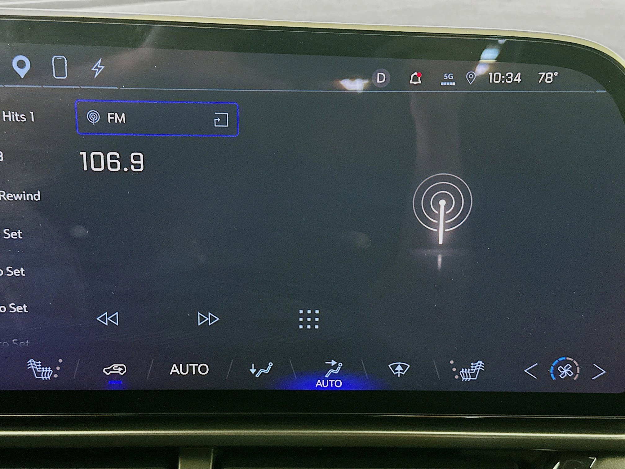 Used 2024 Chevrolet Equinox EV RS AWD/4WD image 19