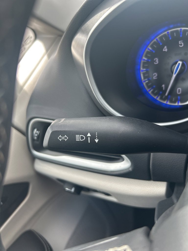 Used 2023 Chrysler Pacifica Touring-L FWD image 28