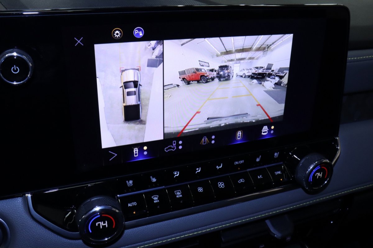 Used 2025 Chevrolet Colorado ZR2 w/ ZR2 Bison Edition image 24