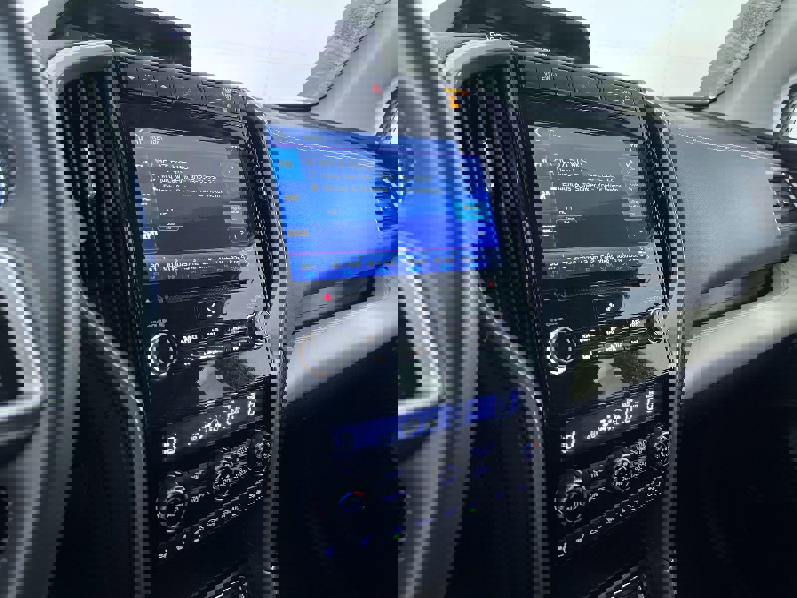 Used 2022 Subaru Ascent Touring image 18