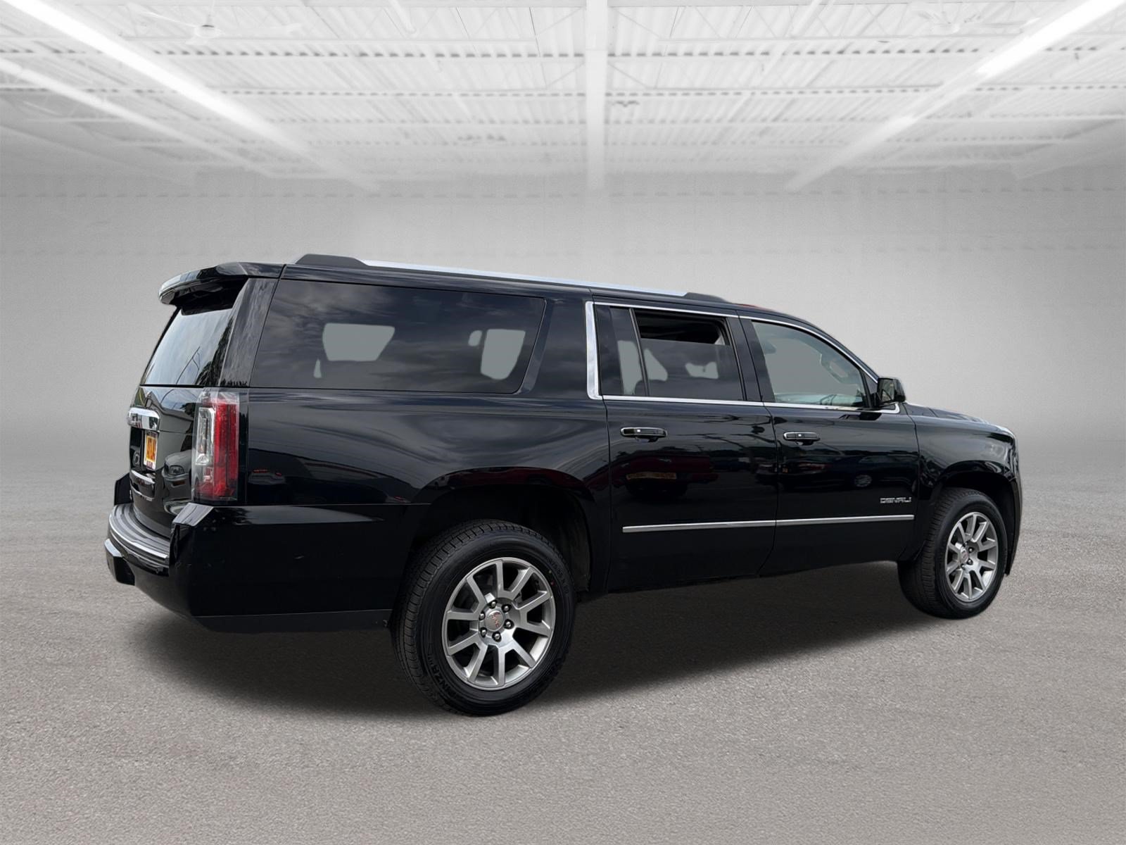 Used 2019 GMC Yukon XL Denali AWD/4WD image 5