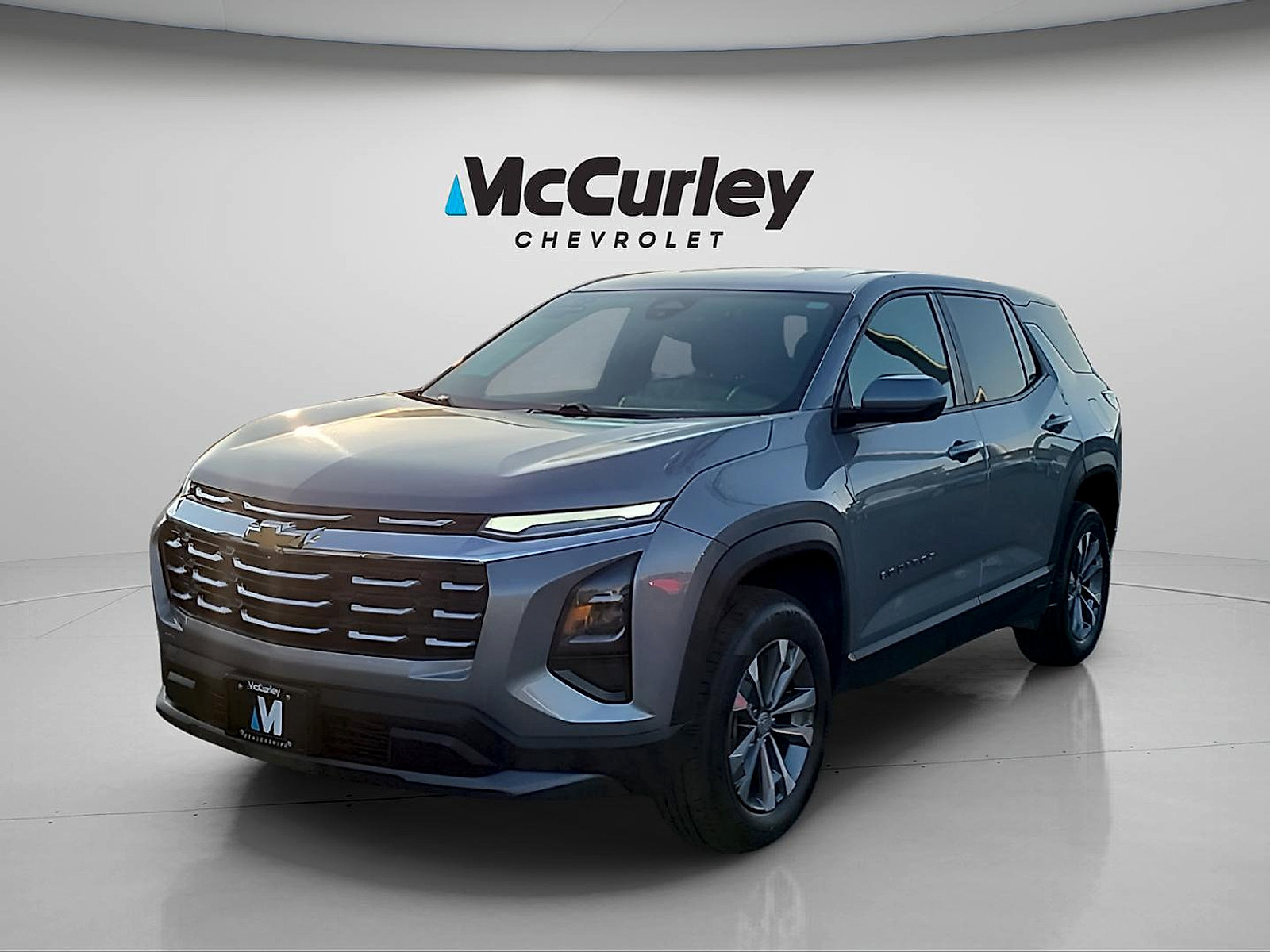 Used 2025 Chevrolet Equinox LT AWD/4WD image 3
