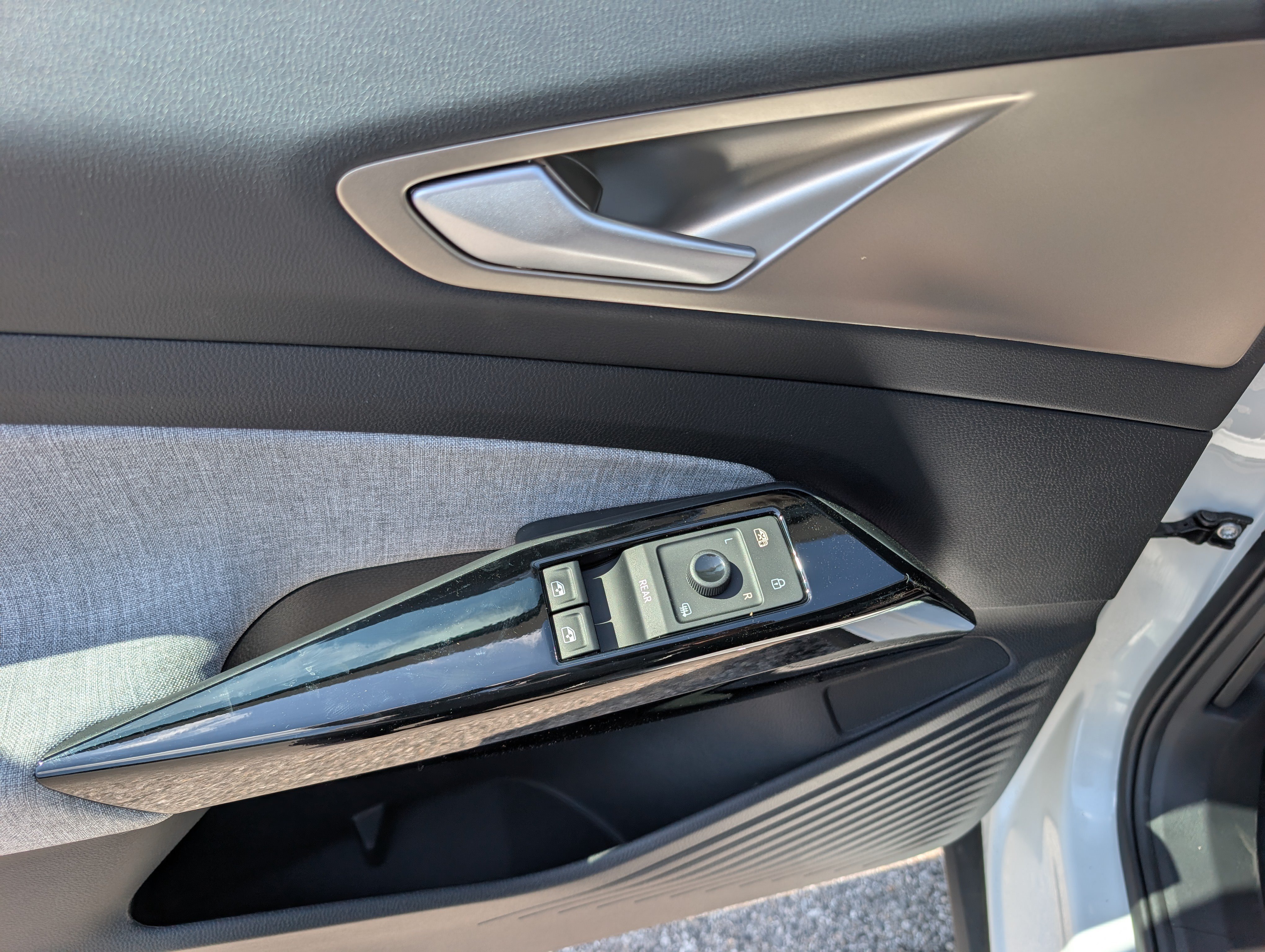 New 2026 Volkswagen ID.4 Pro RWD image 14