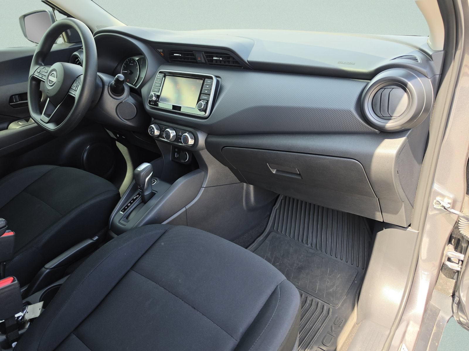 Used 2023 Nissan Kicks S FWD image 16