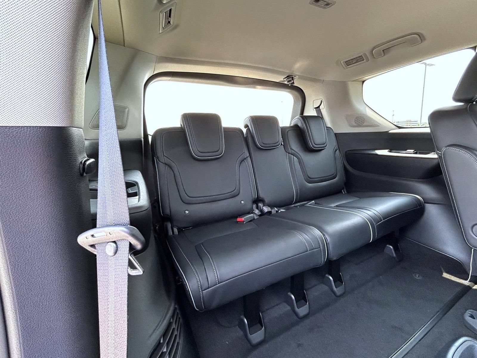New 2027 INFINITI QX80 Luxe w/ Cargo Package AWD/4WD image 19