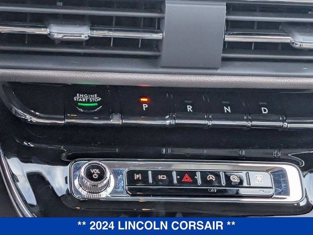 Used 2024 Lincoln Corsair AWD image 30