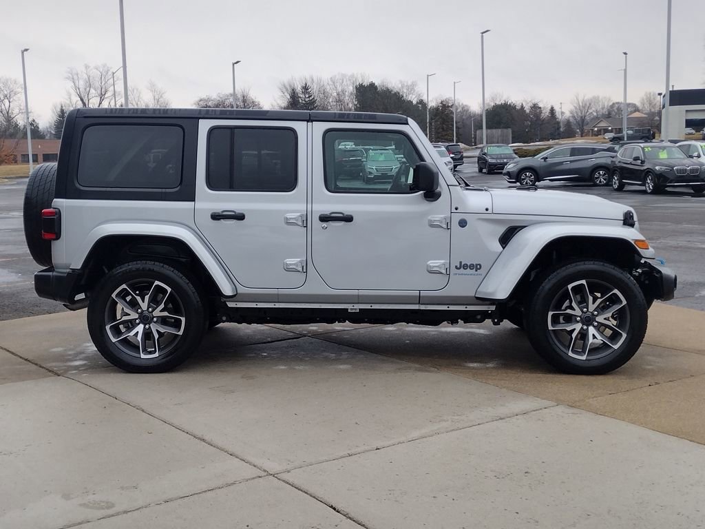 Used 2024 Jeep Wrangler Unlimited w/ Convenience Group image 15