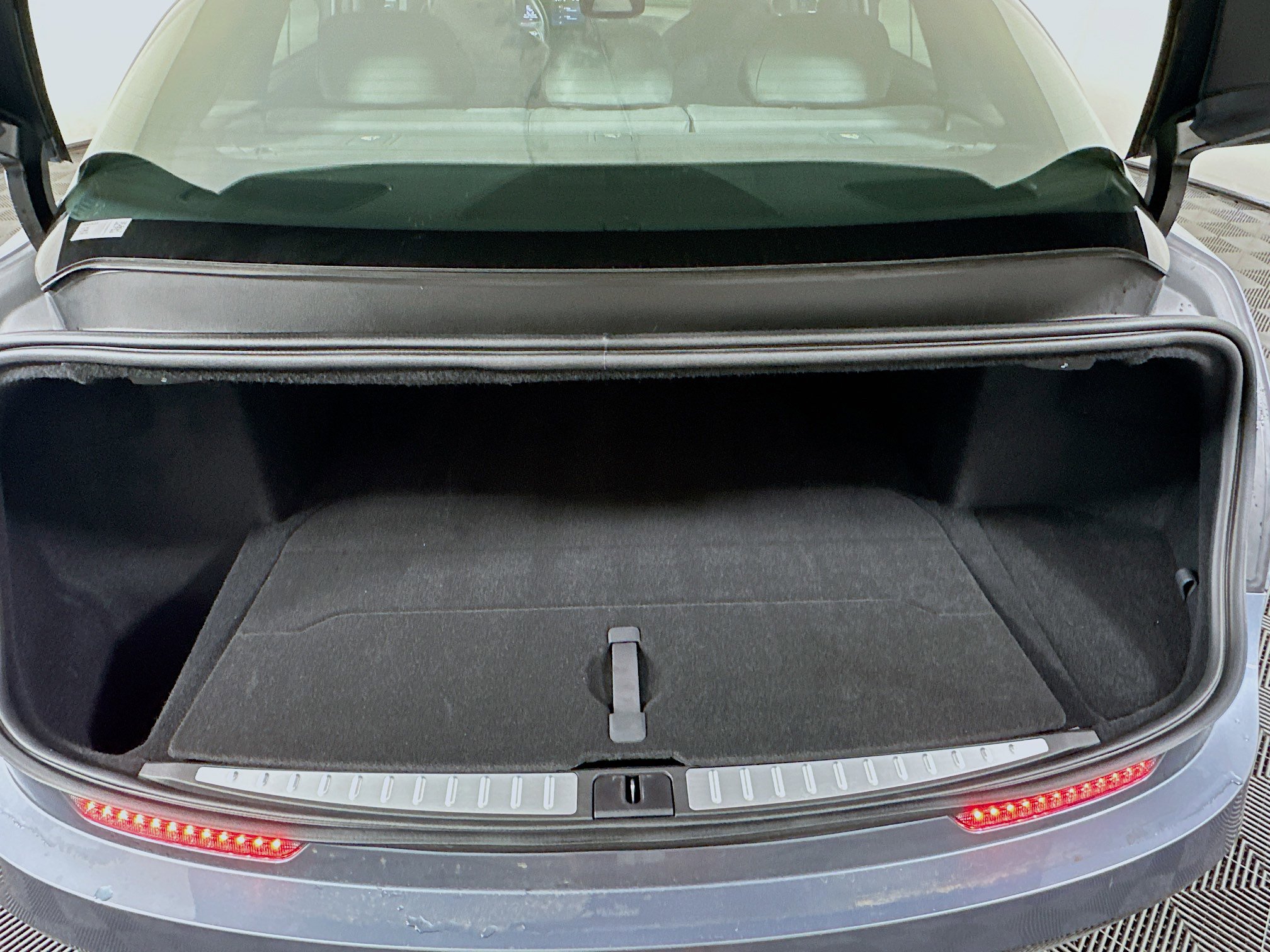 Used 2024 Lucid Air Touring AWD/4WD image 28