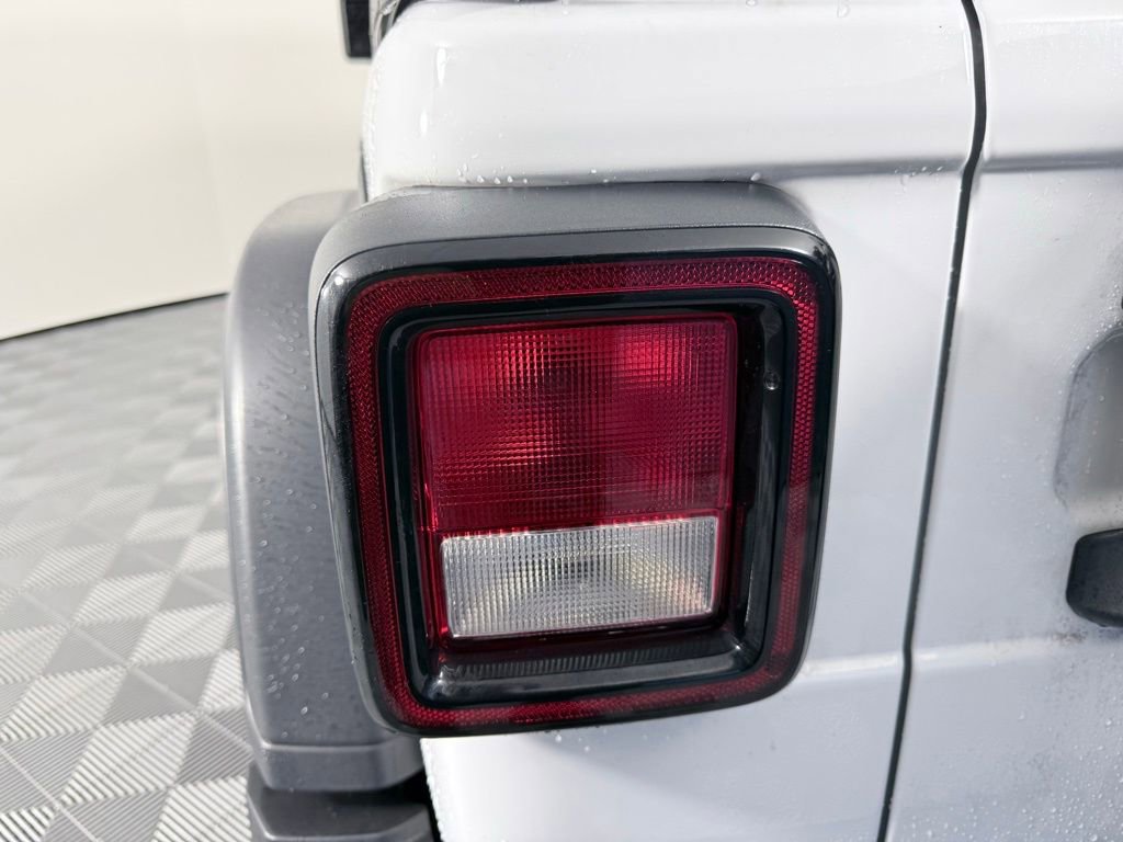 Used 2024 Jeep Wrangler Willys image 27