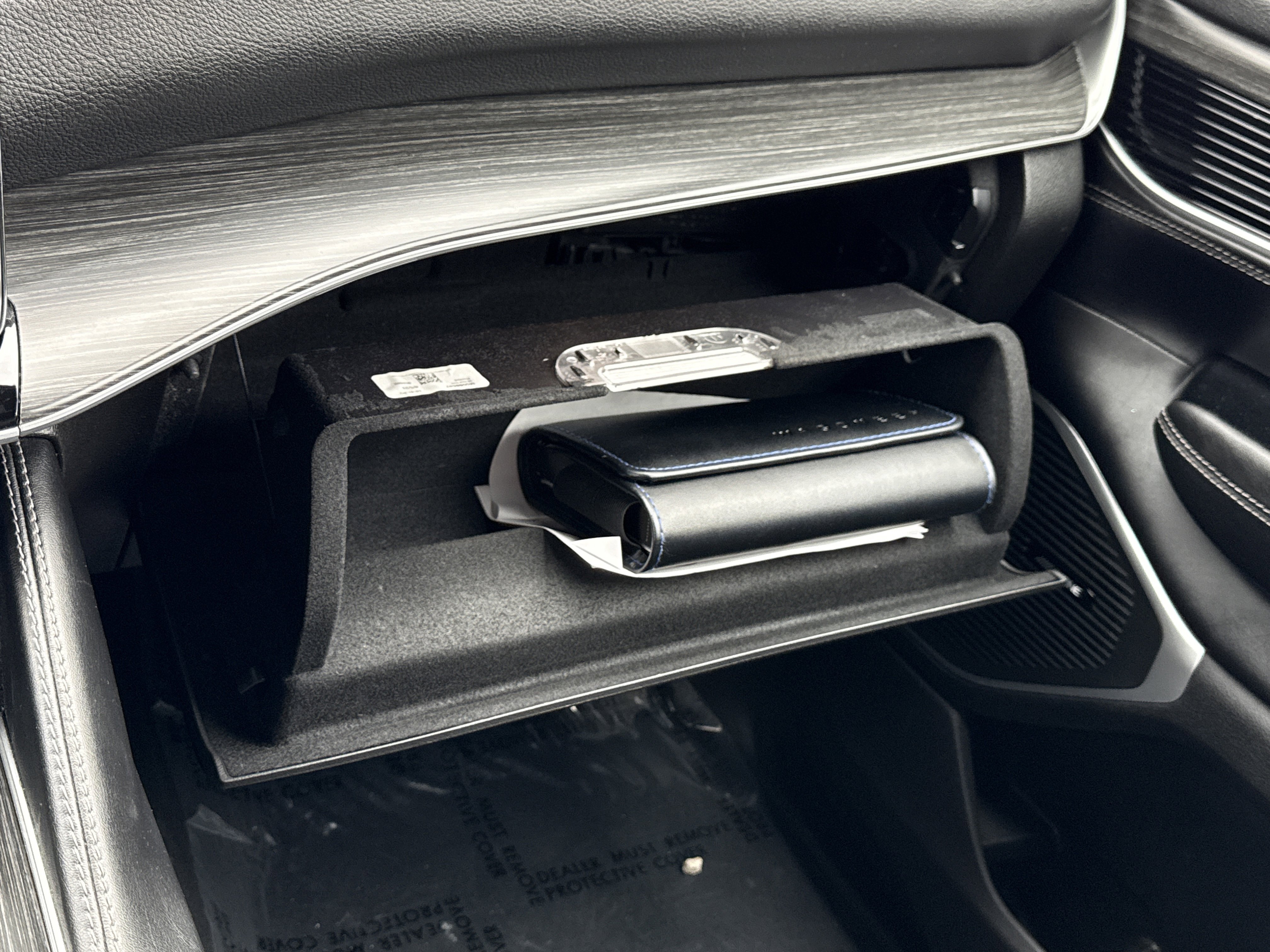 Used 2023 Jeep Wagoneer L Series III w/ Preferred Equipment Group image 29