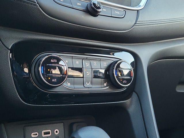 Used 2023 Buick Encore GX Select w/ Sport Touring Package FWD image 27