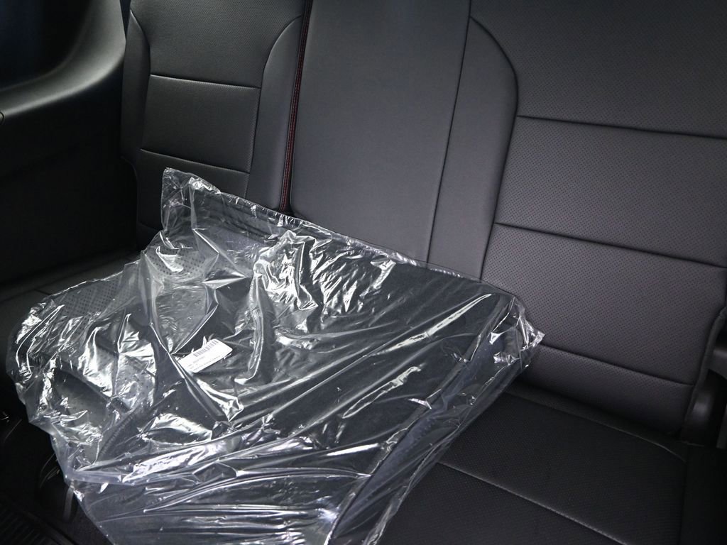 New 2026 Chevrolet Traverse RS w/ LPO, Floor Liner Package FWD image 17