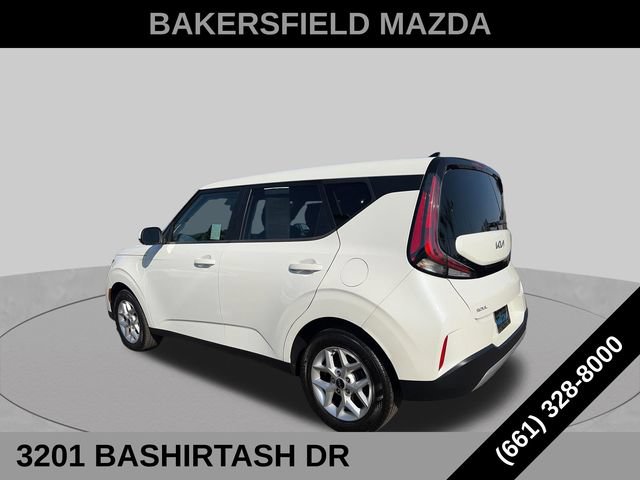 Used 2025 Kia Soul LX w/ LX Technology Package FWD image 3