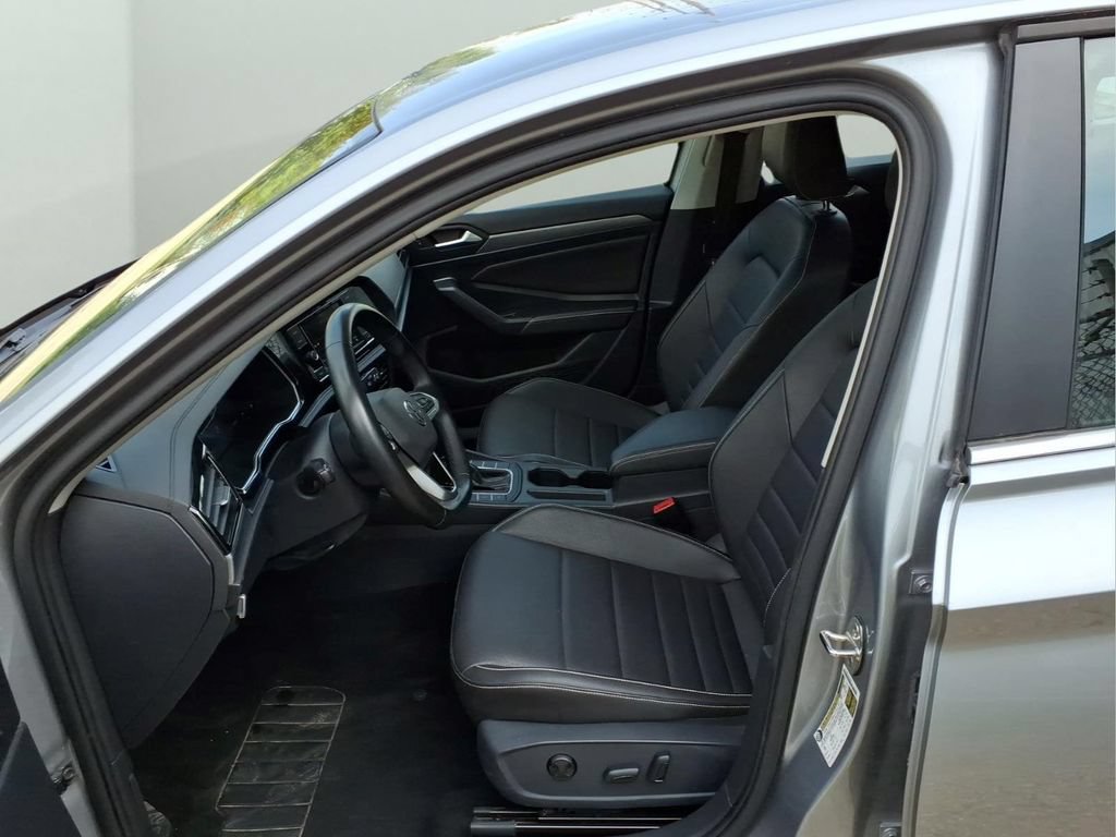 Used 2024 Volkswagen Jetta SE FWD image 28