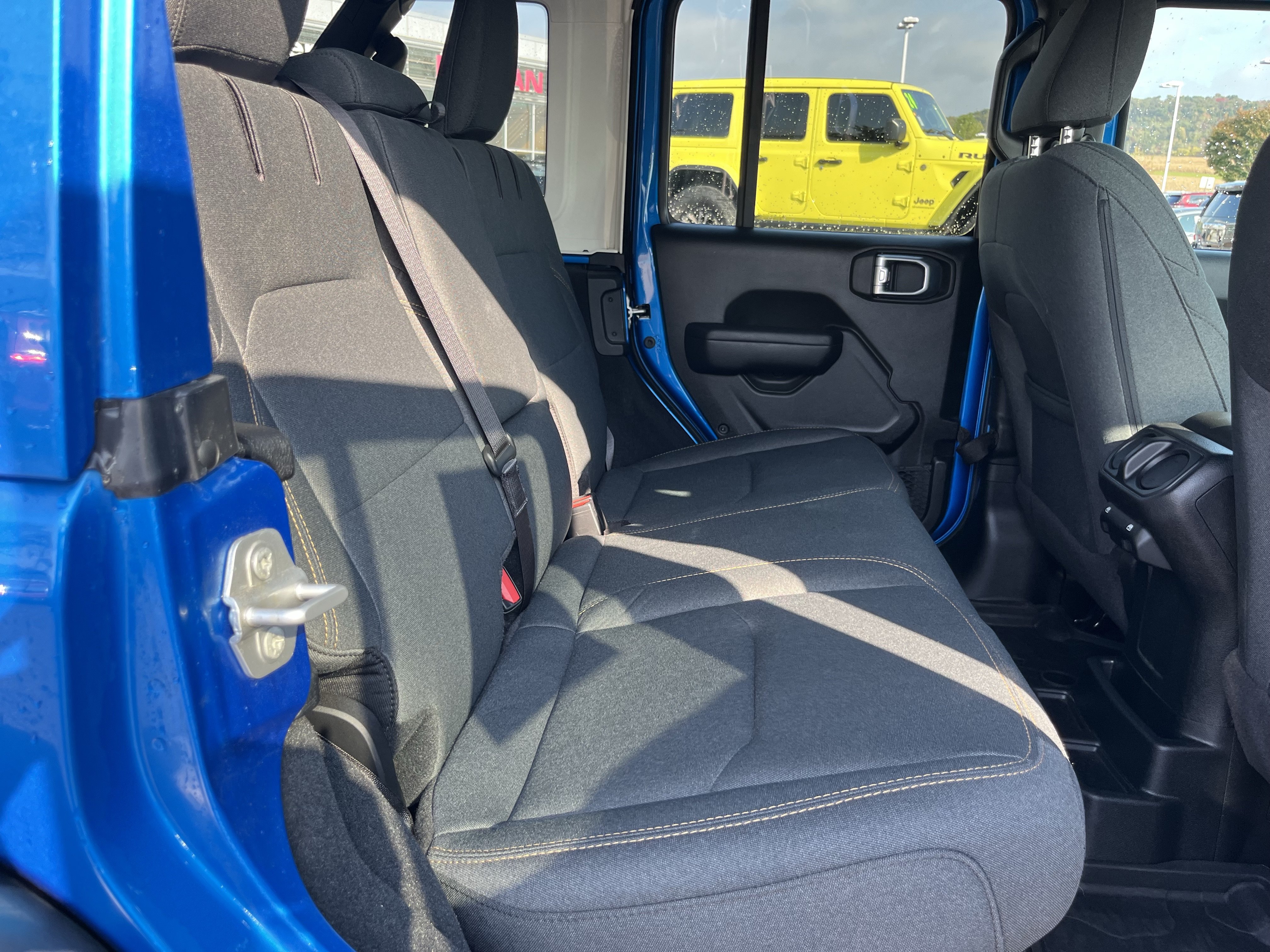 Used 2024 Jeep Wrangler Unlimited AWD/4WD image 5