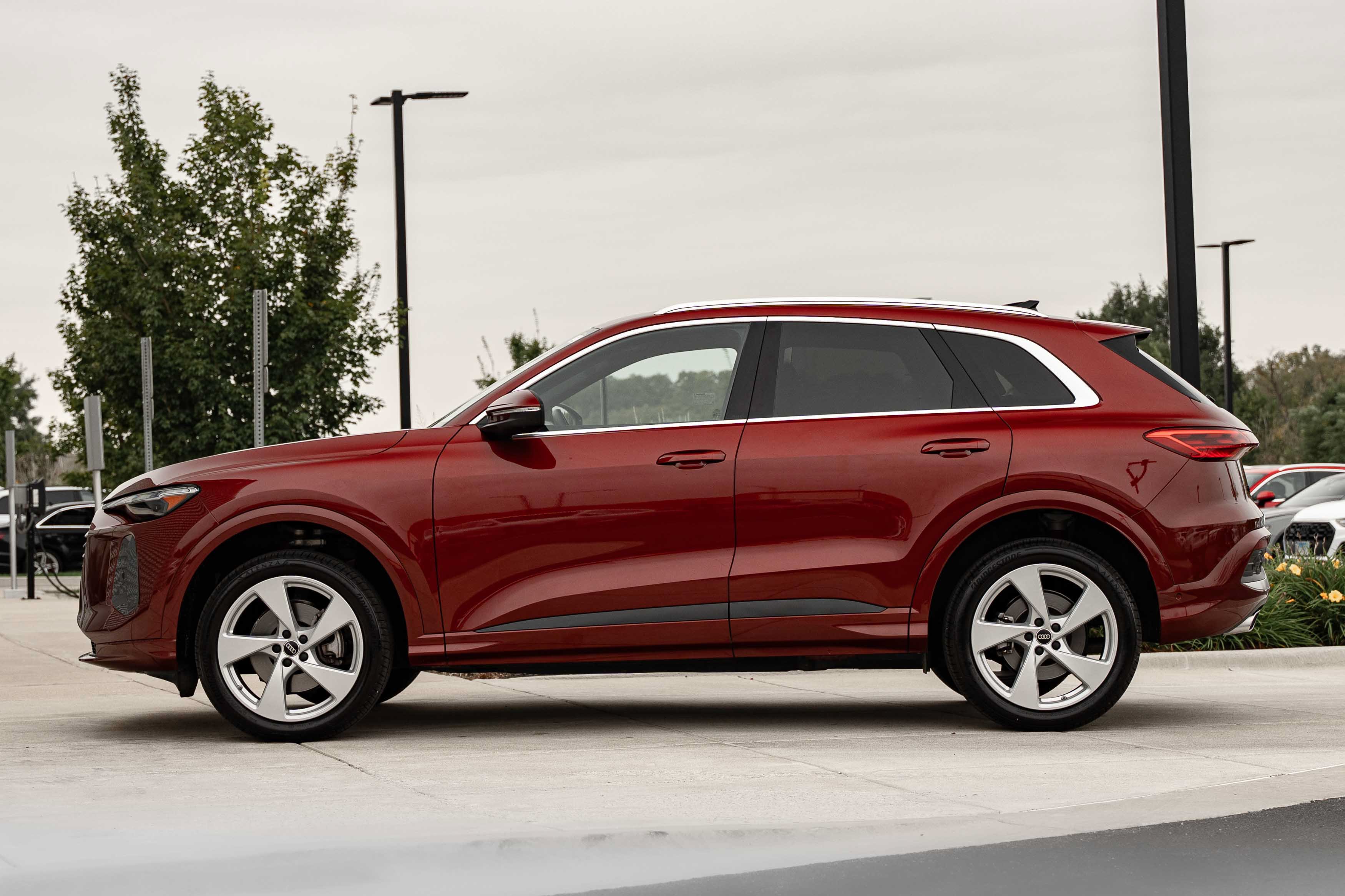 Certified 2025 Audi Q5 Premium AWD/4WD image 6