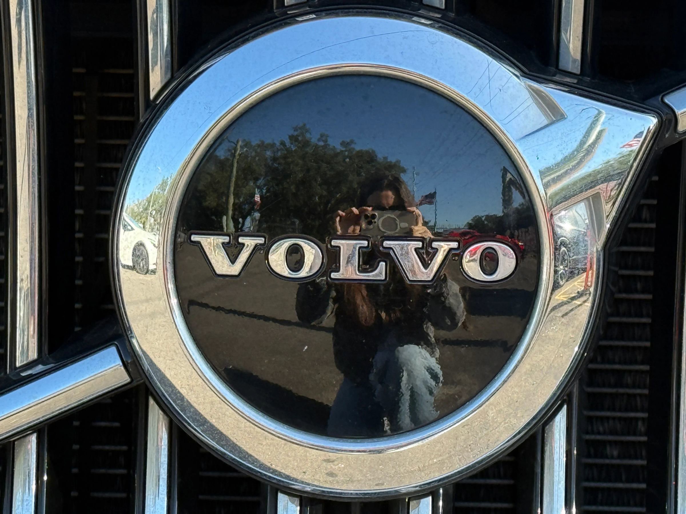 Used 2022 Volvo XC90 T5 Momentum w/ Climate Package image 25