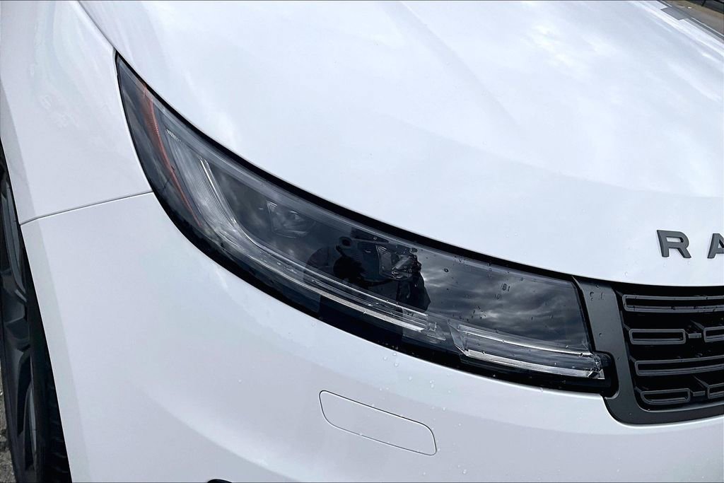 Used 2024 Land Rover Range Rover Sport SE image 30