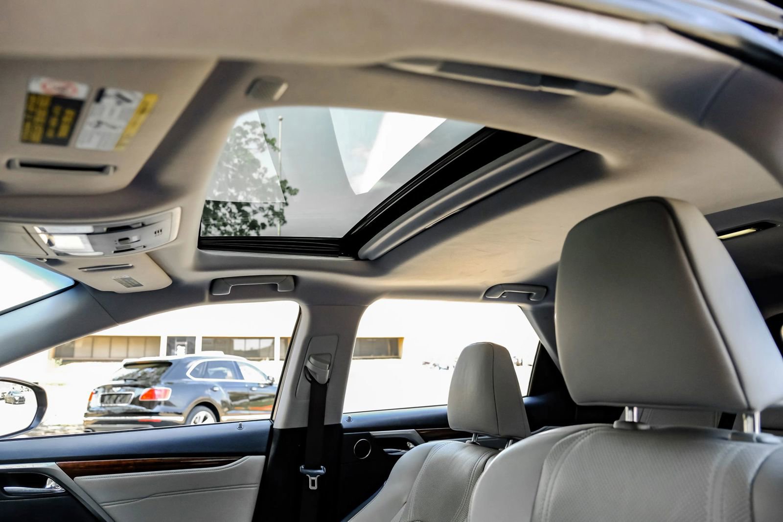 Used 2019 Lexus RX 350L FWD image 4