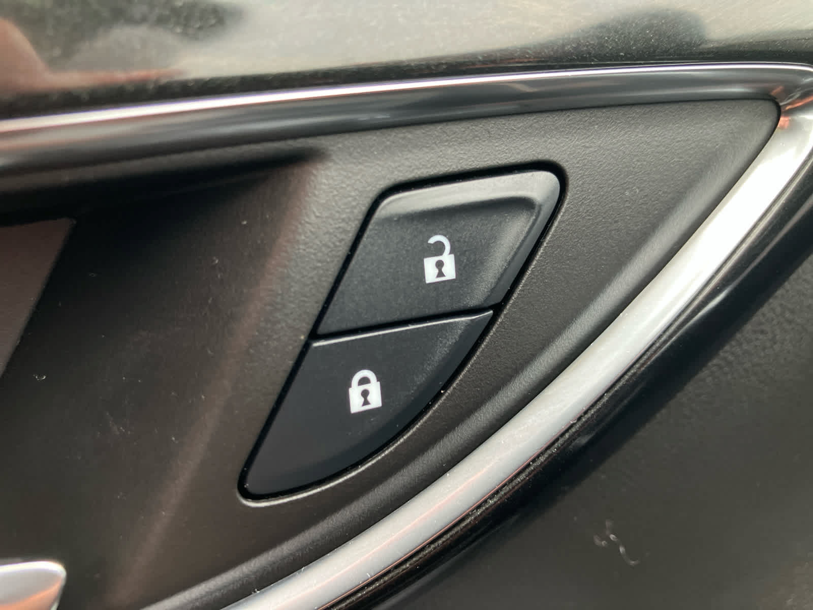 Used 2024 Buick Envision Preferred AWD/4WD image 12
