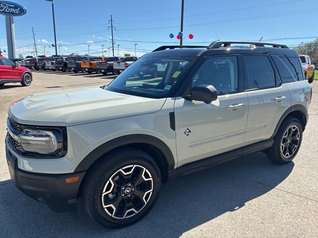 Used 2025 Ford Bronco Sport Outer Banks w/ Outer Banks Tech Package+ AWD/4WD image 3