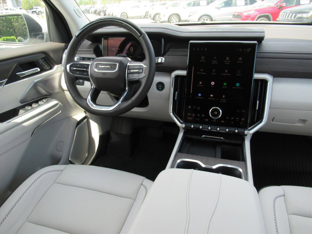 Used 2025 GMC Acadia Denali w/ Super Cruise Package image 14
