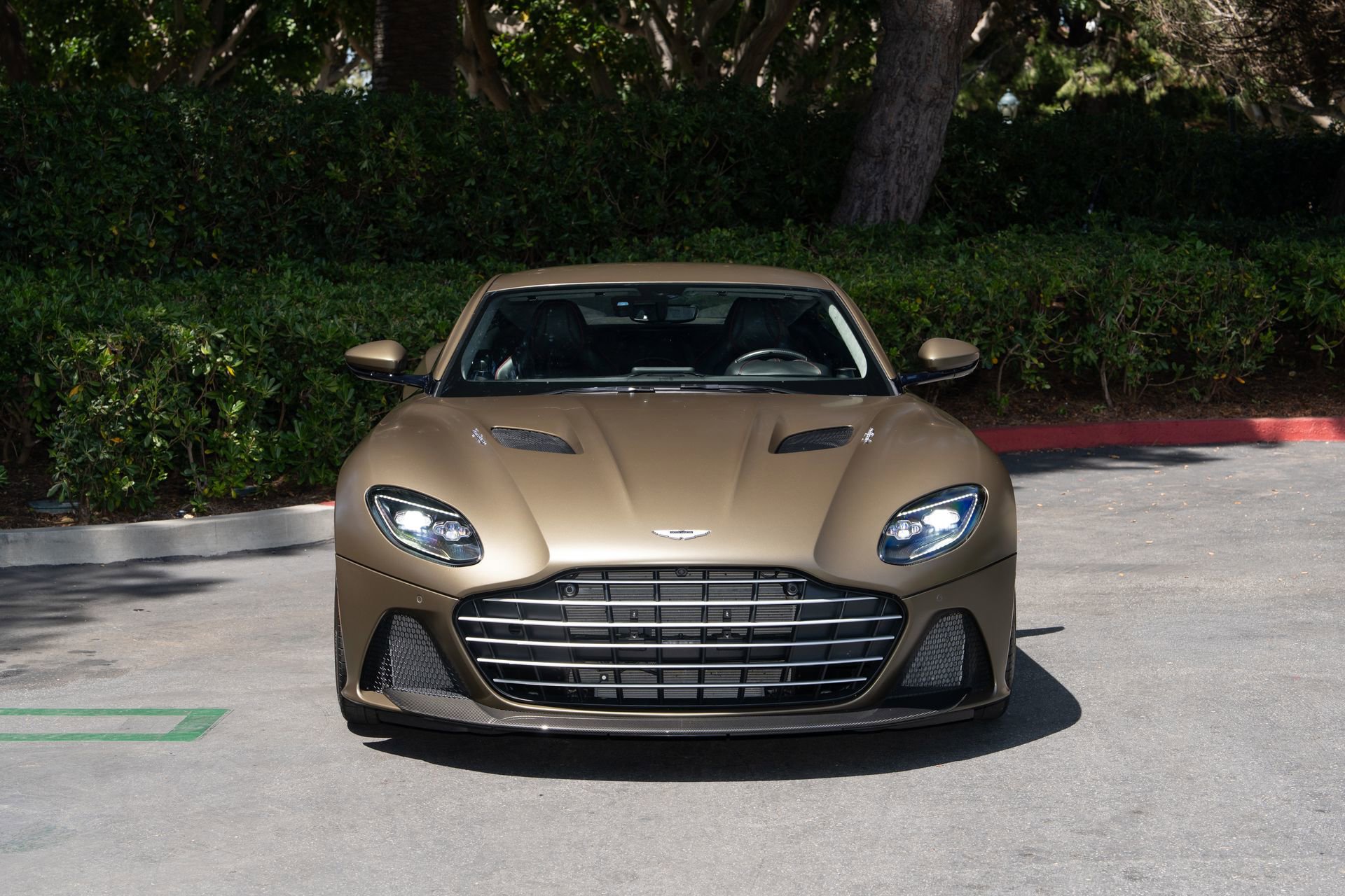 Used 2020 Aston Martin DBS Superleggera RWD image 5