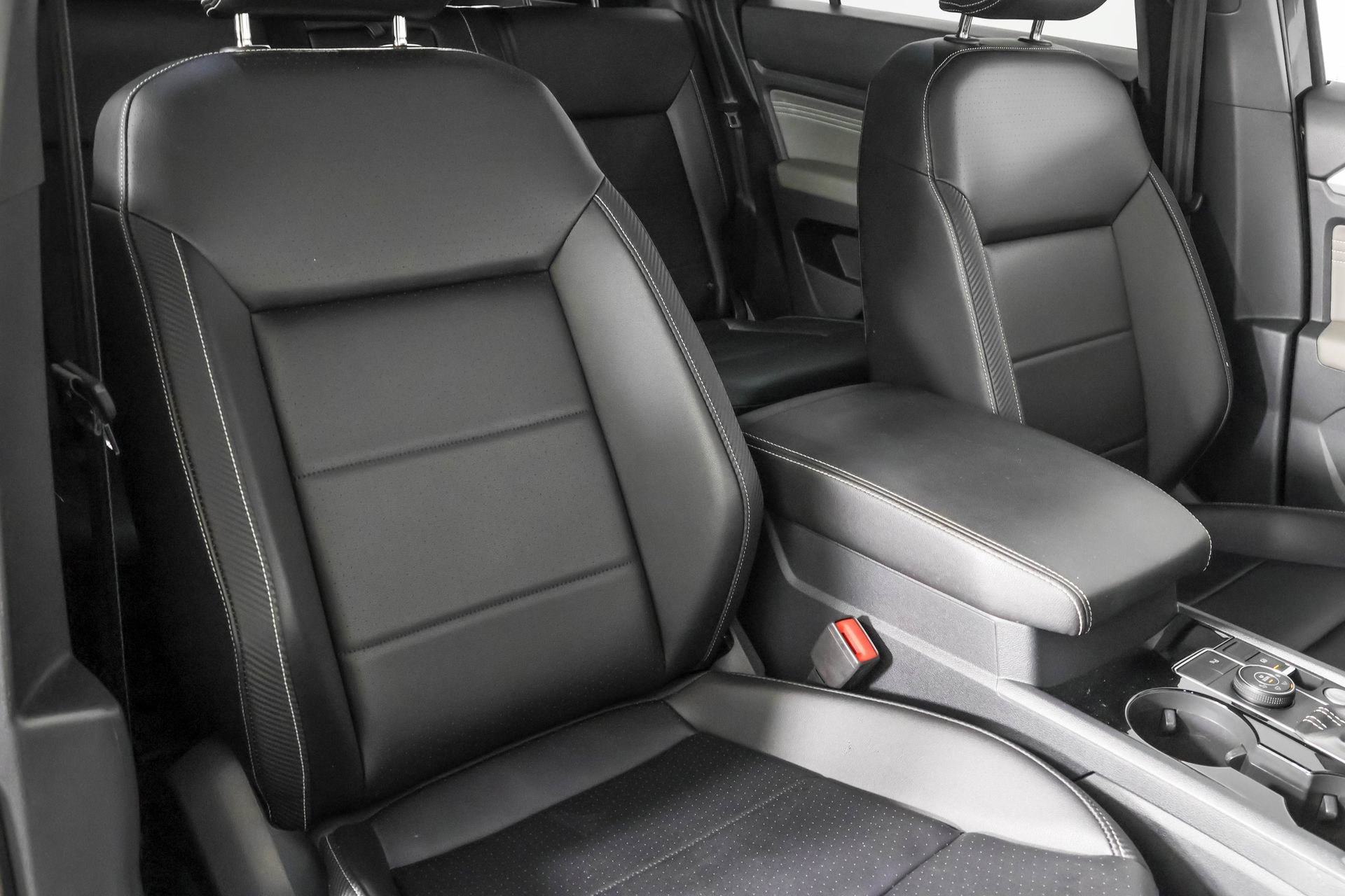 Certified 2023 Volkswagen Atlas Cross Sport SE w/ Panoramic Sunroof Package AWD/4WD image 46