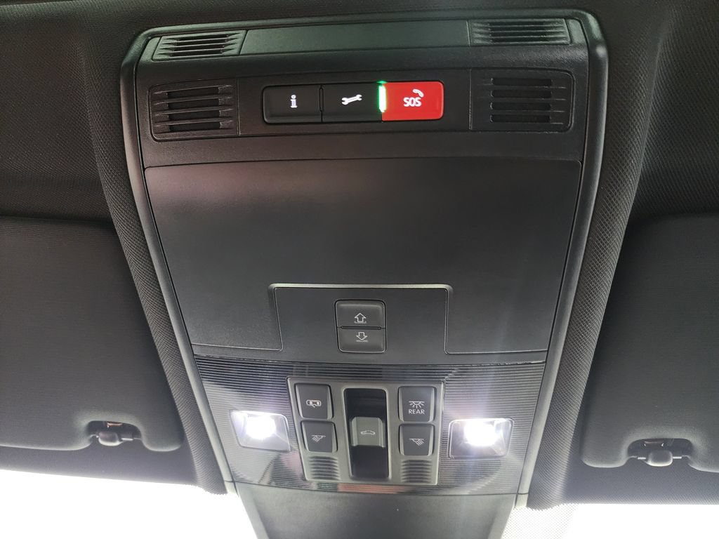 Used 2022 Volkswagen Tiguan SEL R-Line AWD/4WD image 24