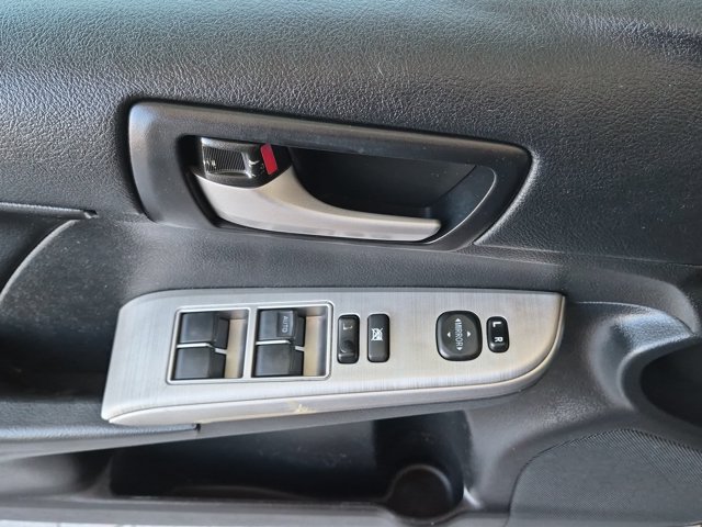 Used 2014 Toyota Camry SE FWD image 18