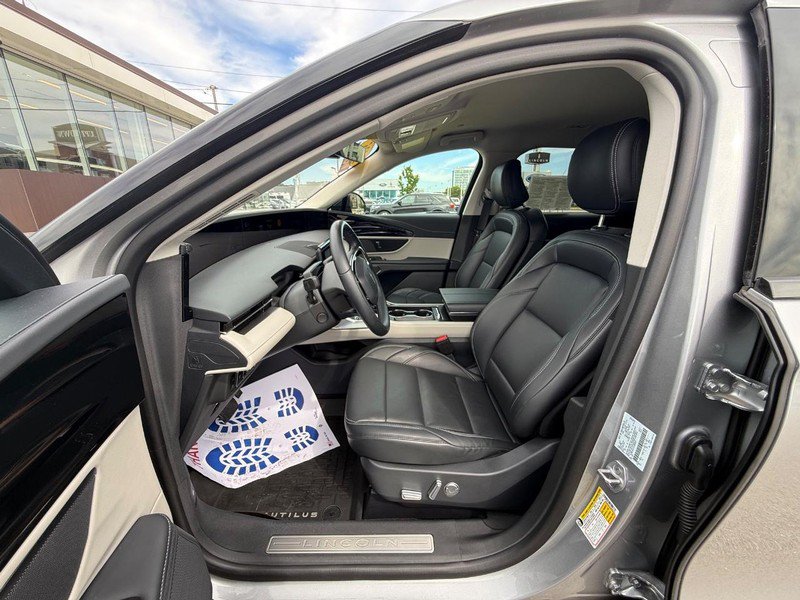 Certified 2025 Lincoln Nautilus Premier AWD/4WD image 27
