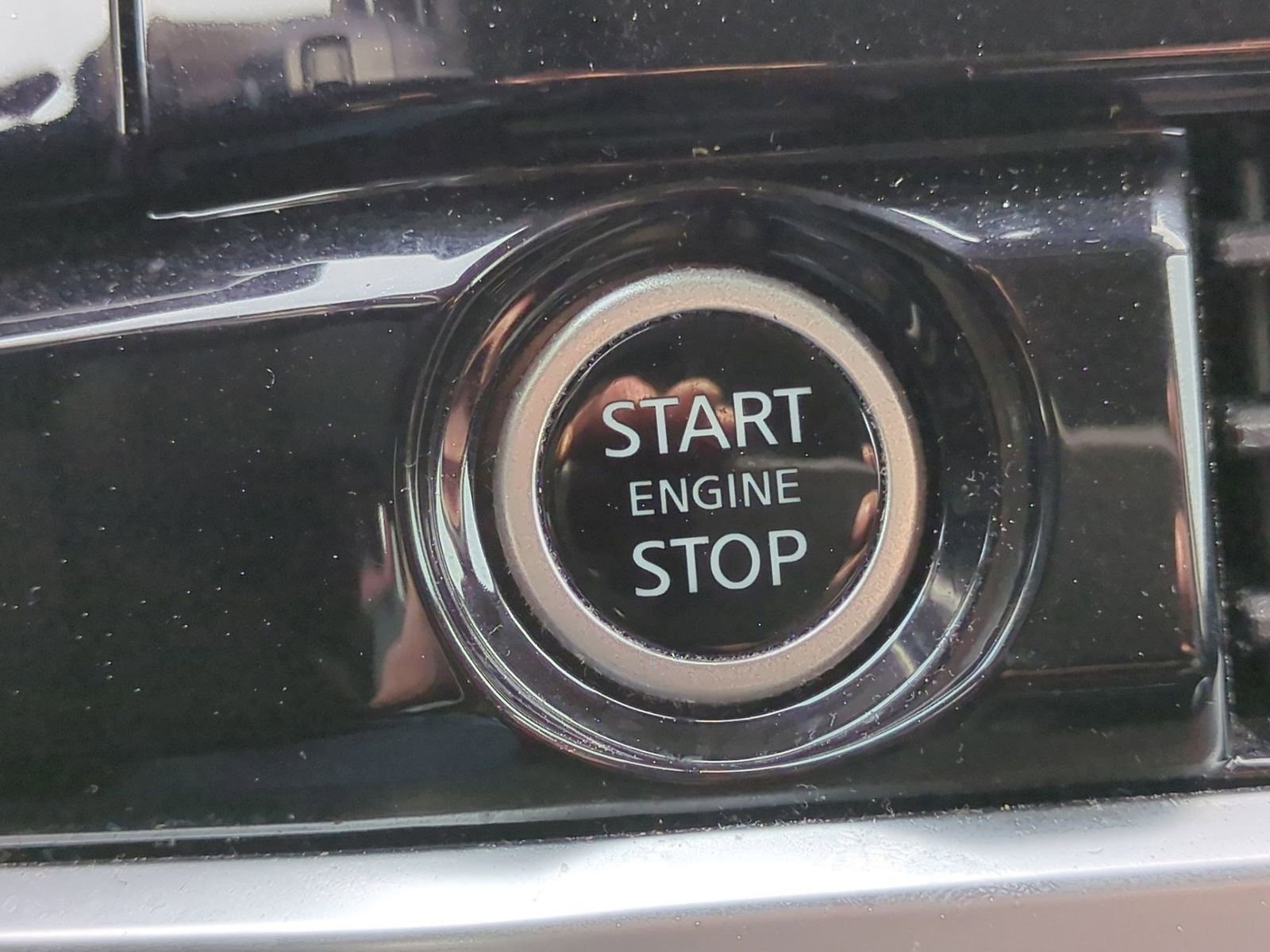 Used 2024 Nissan Pathfinder SL image 16