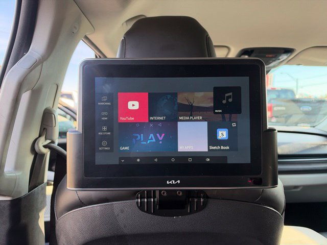 Used 2022 Kia Carnival EX FWD image 16