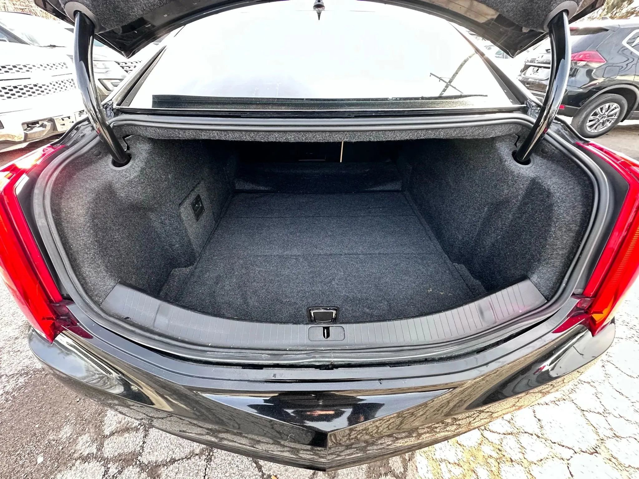 Used 2013 Cadillac XTS Premium image 4