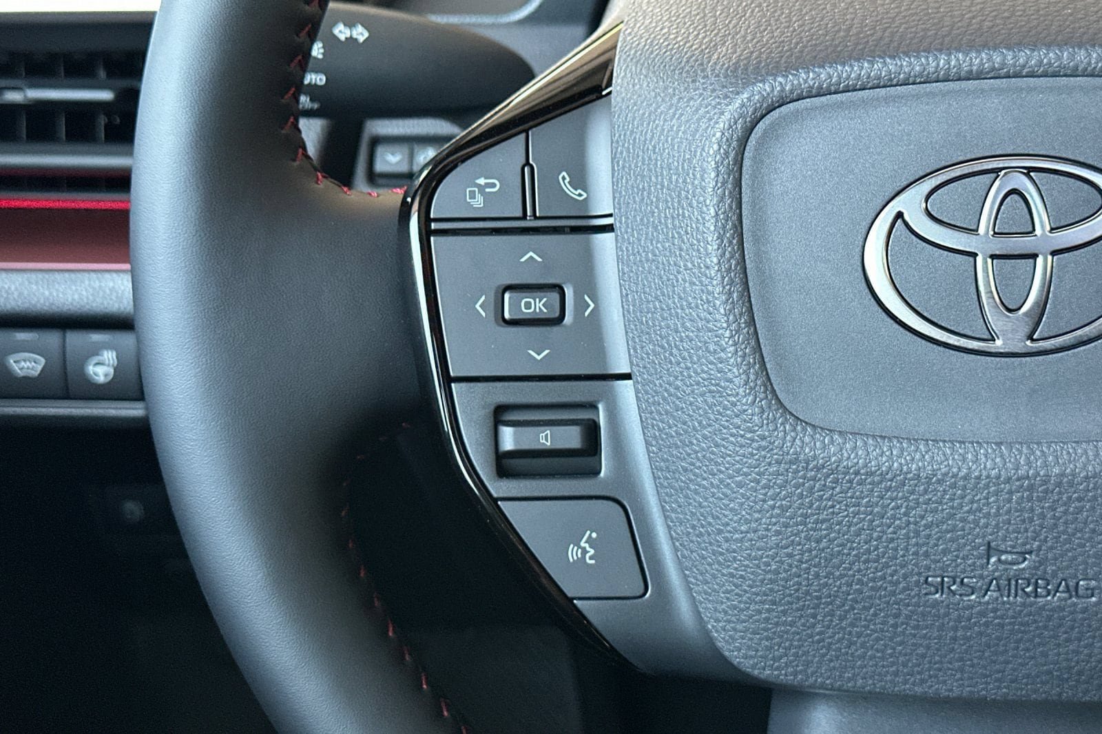 New 2026 Toyota Prius Plug-In Hybrid FWD image 27