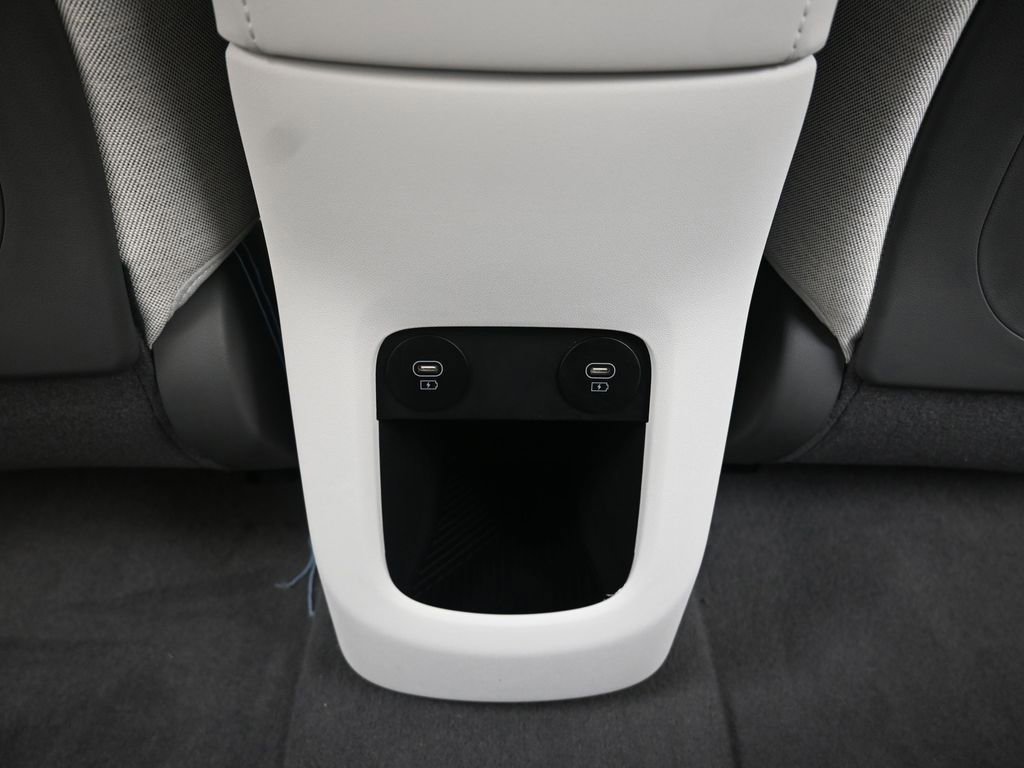 Used 2025 Hyundai Ioniq 5 Limited image 17