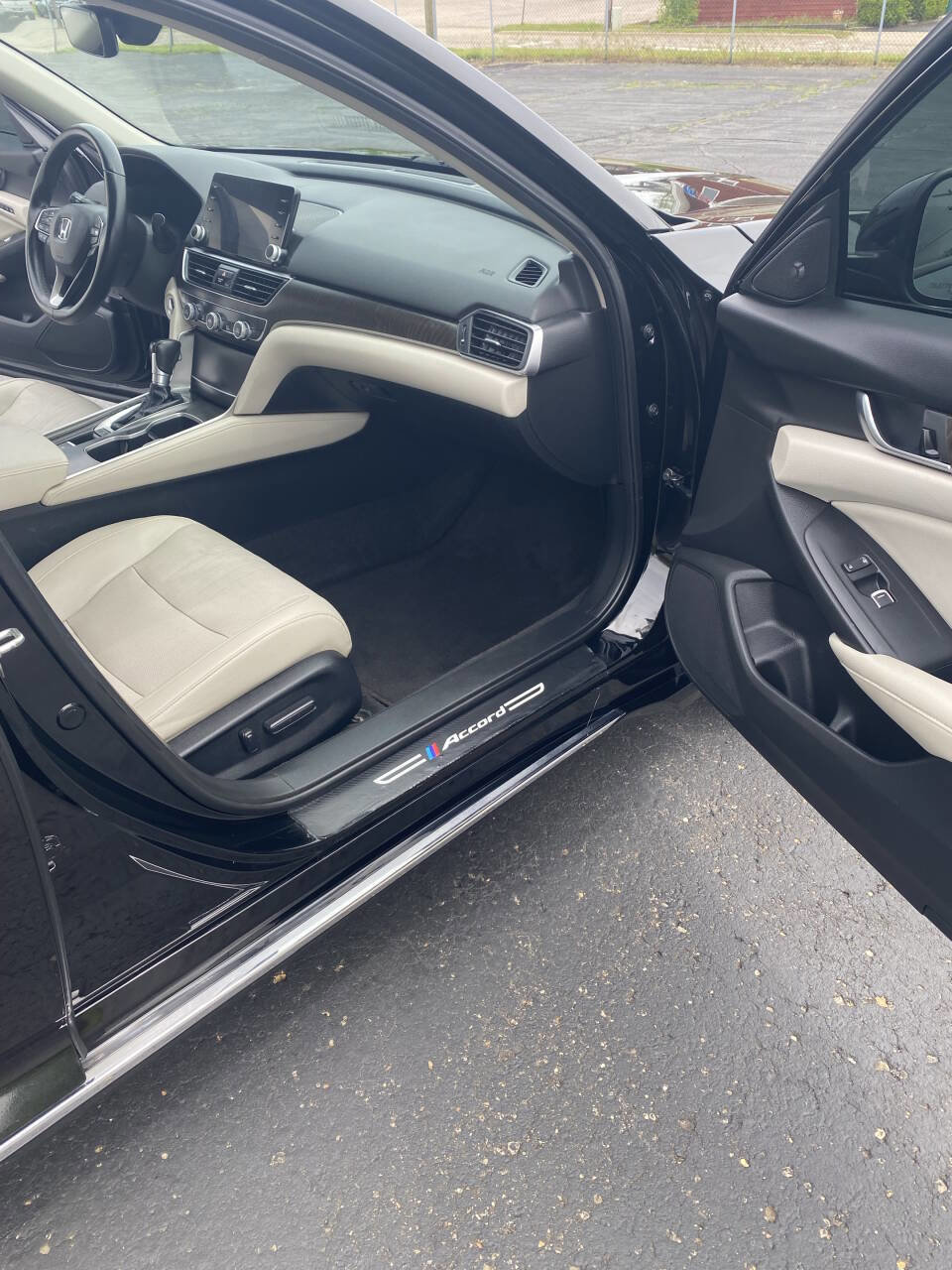 Used 2018 Honda Accord EX-L image 9