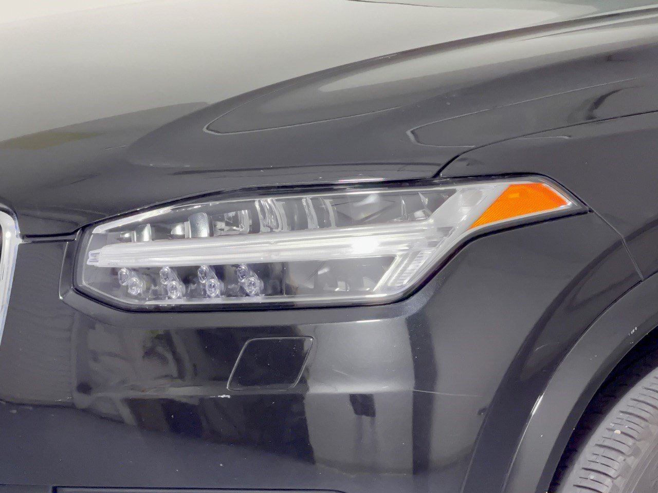Used 2019 Volvo XC90 T6 Momentum w/ Protection Package Premier AWD/4WD image 12