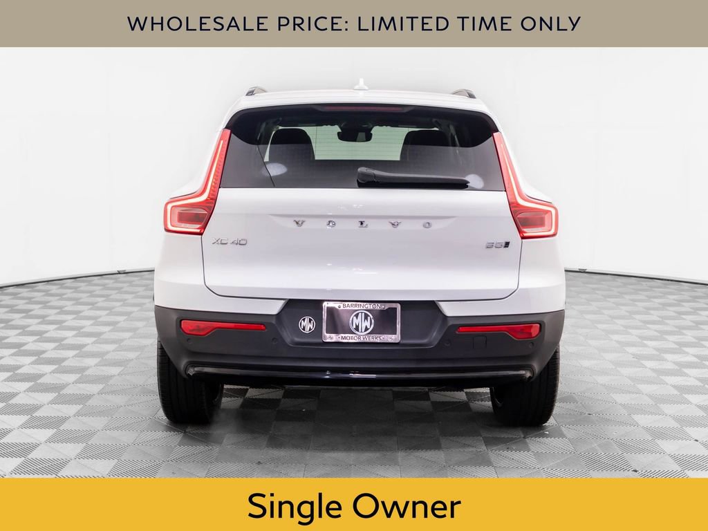 Used 2025 Volvo XC40 B5 Plus video 4