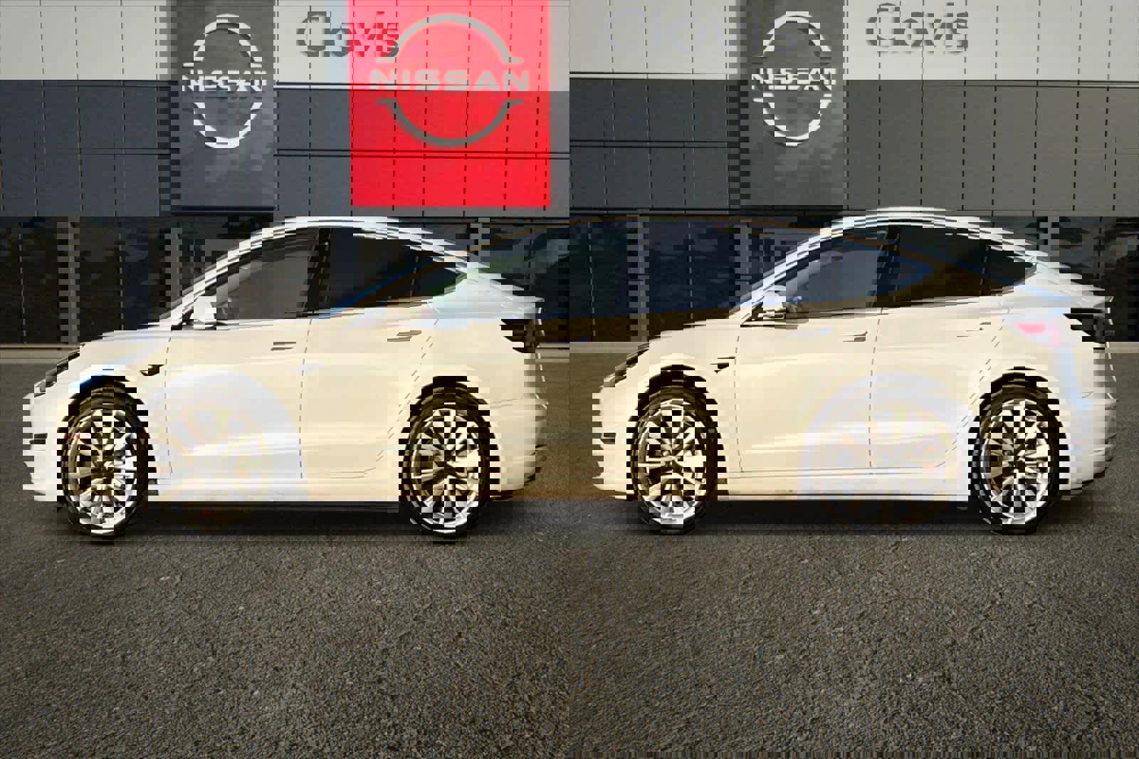 Used 2019 Tesla Model 3 Standard Range Plus image 6